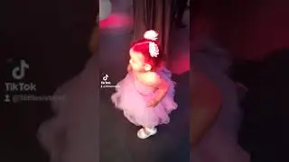 Наша дочка зажигает в свадьбе #short.  #shorts