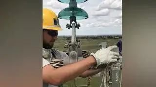 Electrician at 400 kV power lines