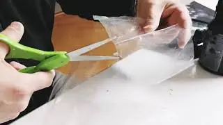 Тонкие и рельефные линии акрилом.