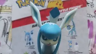 Glaceon battle figure