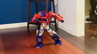 Robosen Transformers Auto-Converting Optimus Prime