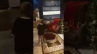 Милана кидает кольца! Игра !