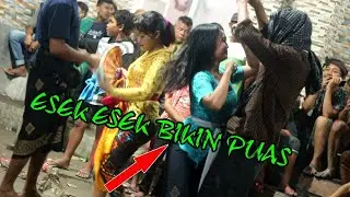GOYANGAN ESEK-ESEK MBAK CACA BIKIN AUTO TEGANG DI TEMPAT BERSAMA DANGDUT DORONG ALDEVA