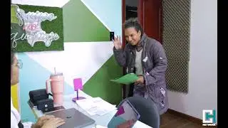 VENDIÓ LA CASA DE SU MADRE PARA PAGAR SUS LUJOS