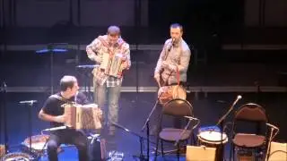 Kepa Junkera & Garikoitz Mendizabal & Xabi Aburruzaga Aitzina Folk 2014 jaialdian