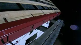 76. Гну крюки на водослив