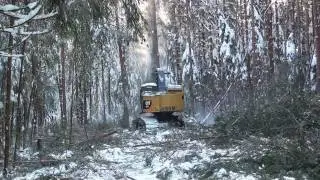 Cat 521 Валочно-пакетирующая машина