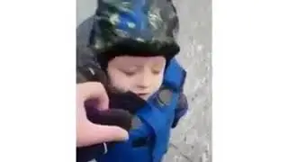 Отец прикалывается над полу сонным сыном, РЖАЧ