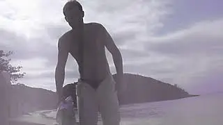 klebinho achando roupas na praia de buzios/lua de mel