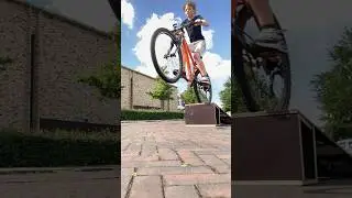 The perfect high jump #viral #wow #cool #subscribe #amazing #bikelife #like #mega #jump #fly #shorts