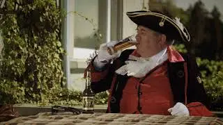 Graf Anton Bier. Das Bier in Vorarlberg. Begleite von seinen sexy Hofdamen  / Lady´s Burgfräulein
