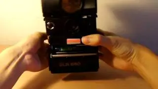 Polaroid SLR 680 SE instant camera