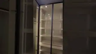 Шкафы со стеклянными дверками