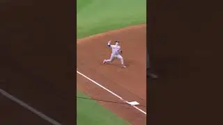 Brett Baty flashes the leather, shows off the arm 💪