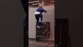 мастер спорта притворился дедом в зале