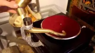 How to Assemble a Vintage Antique Style RCA Gramophone from The Kings Bay