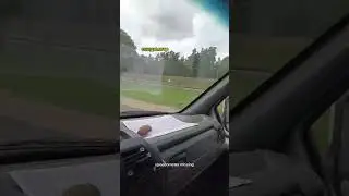 Едем на ровне с поездом #орша #работа #газель