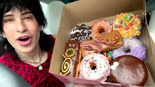 Trying the Famous VOODOO Donuts! (Full Stream)