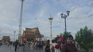 ទិដ្ឋភាពនៅមុខព្រះបរមរាជវាំង