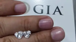 How to buy best heart diamond pair for earrings of vvs quality. ? 