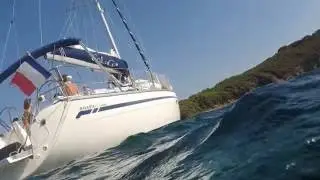 Sailboat aground - Rischio collisione e manovra errata timoniere che fa incagliare la barca
