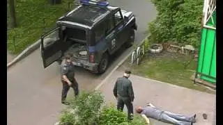 Russian Cops vs Drunk Guy