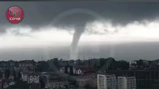Огромный смерч над морем в Сочи