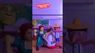 ура ! в киндере с Шреком попалась коллекционная фигурка! 