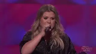 Kelly Clarkson Accepts Powerhouse Award & Praises Kelly Rowland at Billboard Women in Music 2017