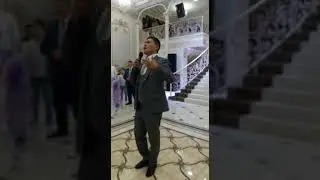 Әжесінің тойындағы ән шашу немересі Олжастың орындауында