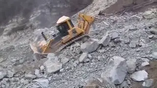 Здесь ошибаться нельзя, работа бульдозеров