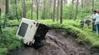 umgekipptes G-Modell wird aufgerichtet. Fursten Forest 05/2014