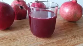 Fresh squeezed Pomegranate juice - Quick & Easy Way