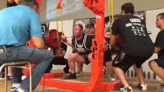 Squat - 305 kg / 672 lbs