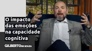 Como as emoções interferem na capacidade cognitiva dos líderes?