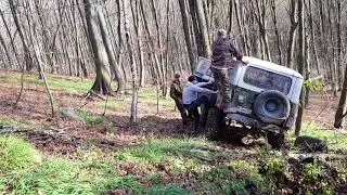 Нива и Уазы  поездка в лес.
