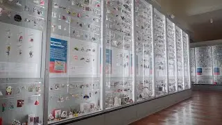 See Our Exhibits Team Hang Nearly 7,000 Hallmark Ornaments