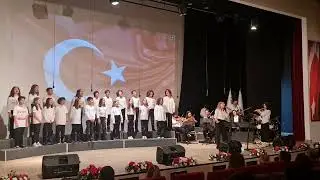 Deniz üstü köpürür. 29 Ekim Cumhuriyet Bayramı