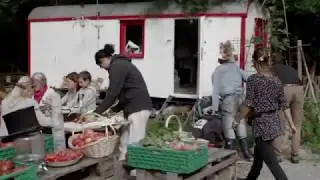 rapport  _ le port  _ la fête des récoltes .