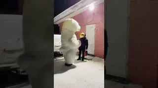 Мишка Сахарок с пожеланиями  и танцами. Неожиданное поздравление от жены