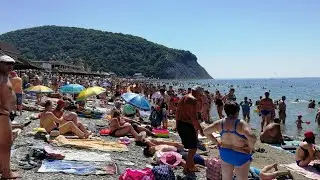 АРХИПО-ОСИПОВКА... Яблоку упасть негде... 8 июля 2018...