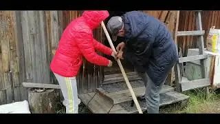 Уехала из квартиры на заброшенную дачу.