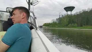 На катере по живописной бухте