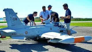 STUNNING GIGANTIC !!! XXXL SCALE 1:2.5 MB-339 CD MODEL TURBINE JET FLIGHT DEMONSTRATION