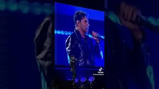 Bisbi cantando El mañana en concierto😍