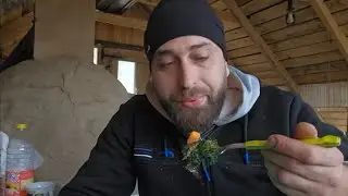 Tiberiu a innebunit a facut salata de urzici verzi !