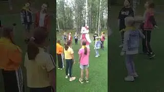 кошка Алиса в парке им. Горького с поздравлениями для Таси! 