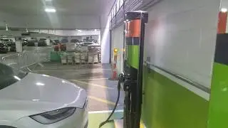 #EVHole / Tesla Snob!!!!  How NOT to Park!