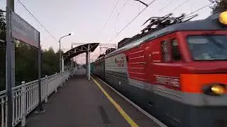 Грузовой поезд с ВЛ10У-746 майским вечером на Ивановской