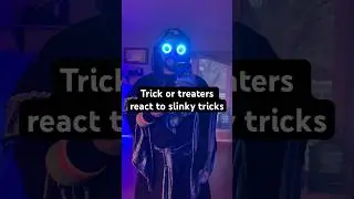 Trick or treaters react to #slinkytricks 🎃 #halloween